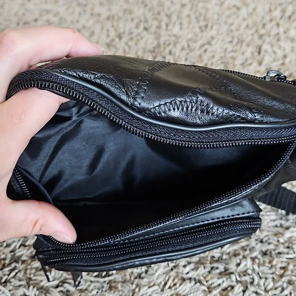 Vintage 90's Totes Black Leather Patchwork Fanny Pack - Picture 5 of 8